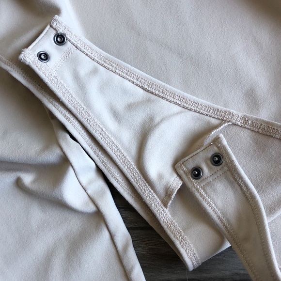 Abercrombie and Fitch Soft Matte Seamless Bodysuit Nude Mock Neck Long Sleeve - Picture 9 of 14